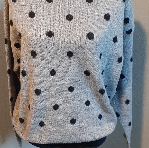 Polka Dotted Sweater - Picture 6 of 8